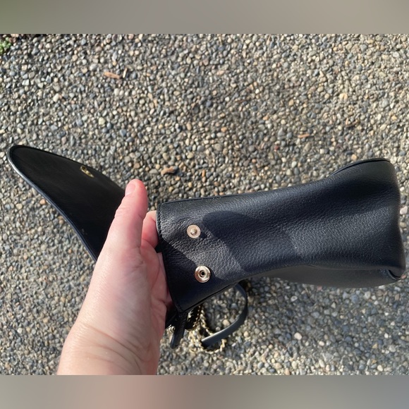 Tory Burch Bryant Quilted Shoulder Bag; Black and Gold - Picture 11 of 16